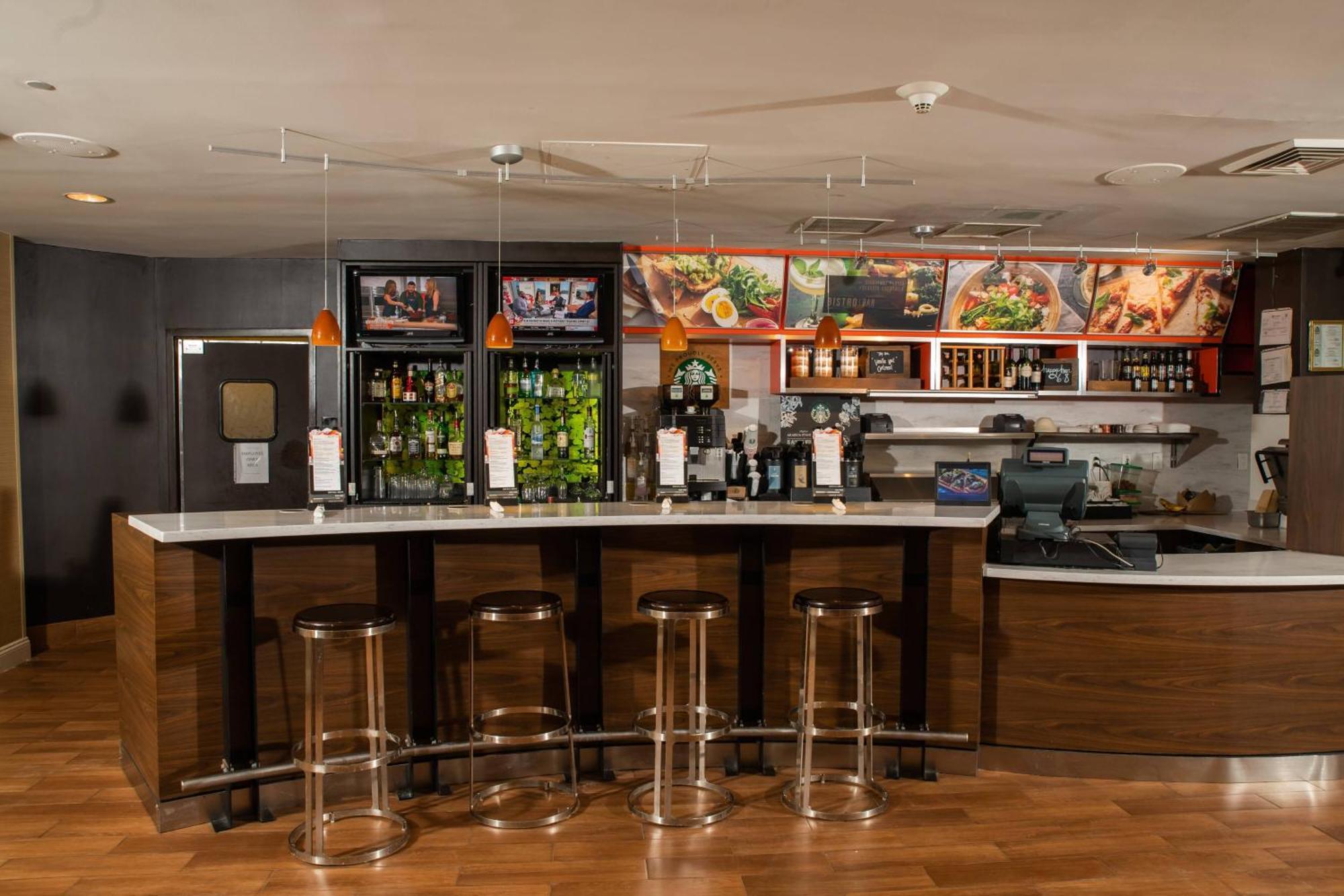 מלון Courtyard By Marriott Erie Ambassador Conference Center מראה חיצוני תמונה