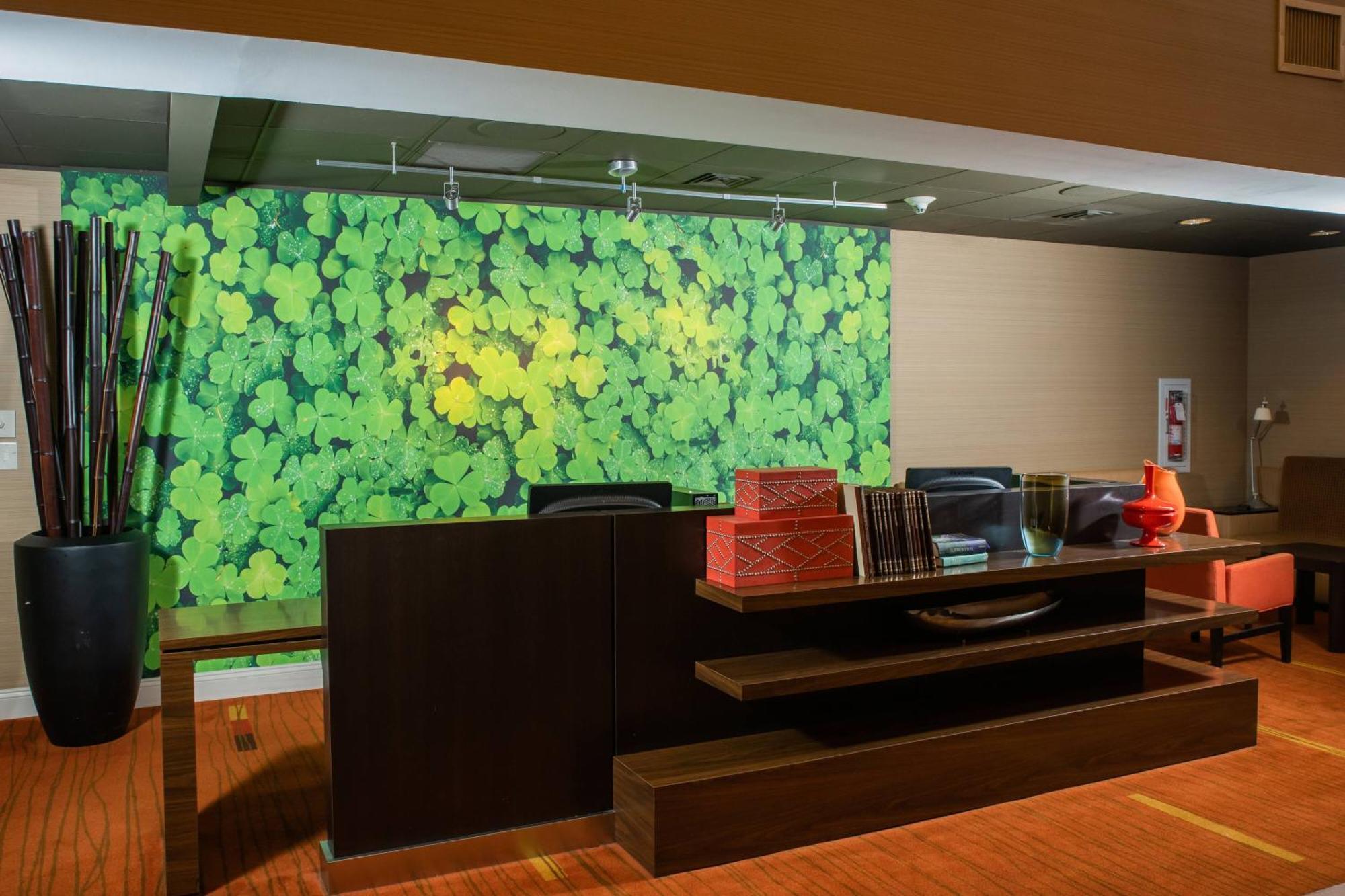 מלון Courtyard By Marriott Erie Ambassador Conference Center מראה חיצוני תמונה