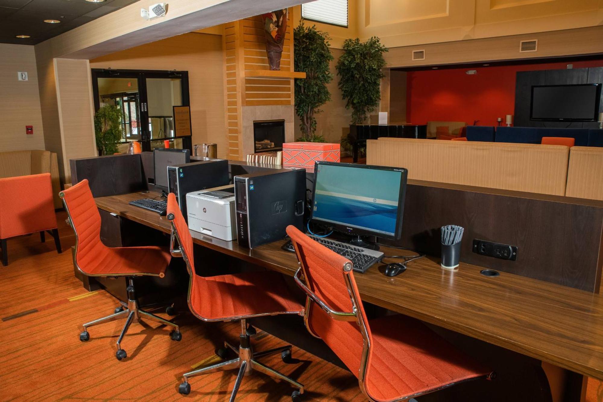 מלון Courtyard By Marriott Erie Ambassador Conference Center מראה חיצוני תמונה