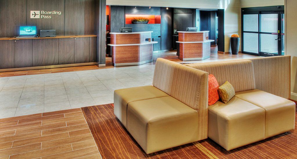 מלון Courtyard By Marriott Erie Ambassador Conference Center מראה חיצוני תמונה